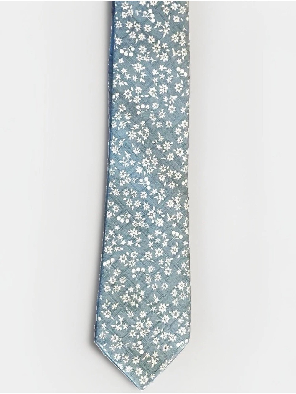 Bar III 100% Cotton Blue/White Floral  Tie (2.5 in x 59 in)
